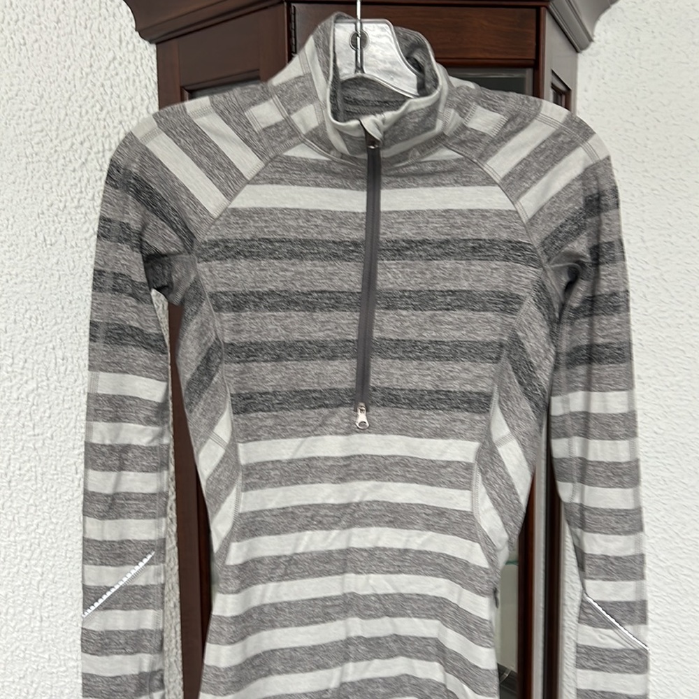 Lululemon Race Your Pace 1/2 Zip EUC Size 4